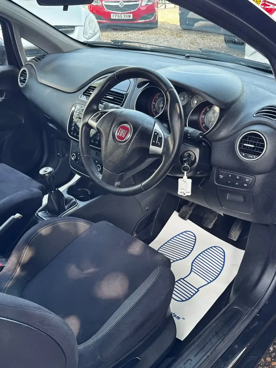 Used Fiat Punto Easy 85 HP (62 kW) 2013 Black Hatchback