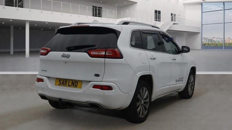 Used Jeep Cherokee Overland 2018 White SUV