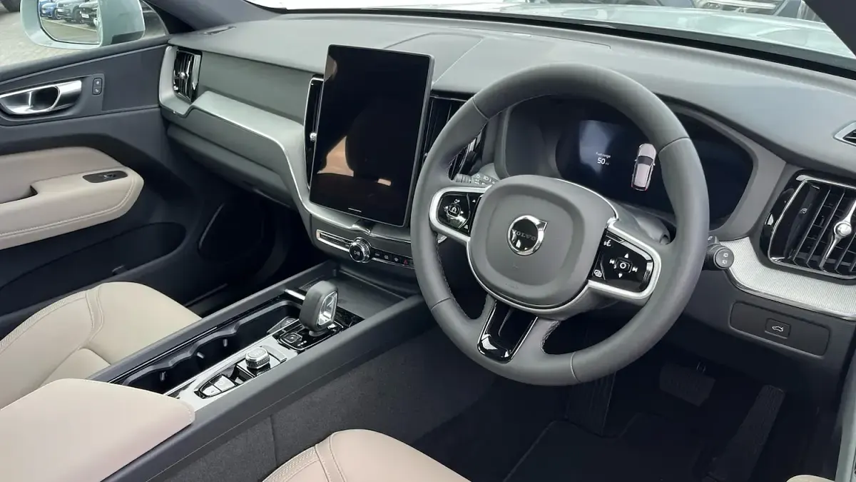 New Volvo XC60 Core 250 HP (183 kW) 2026 Grey SUV