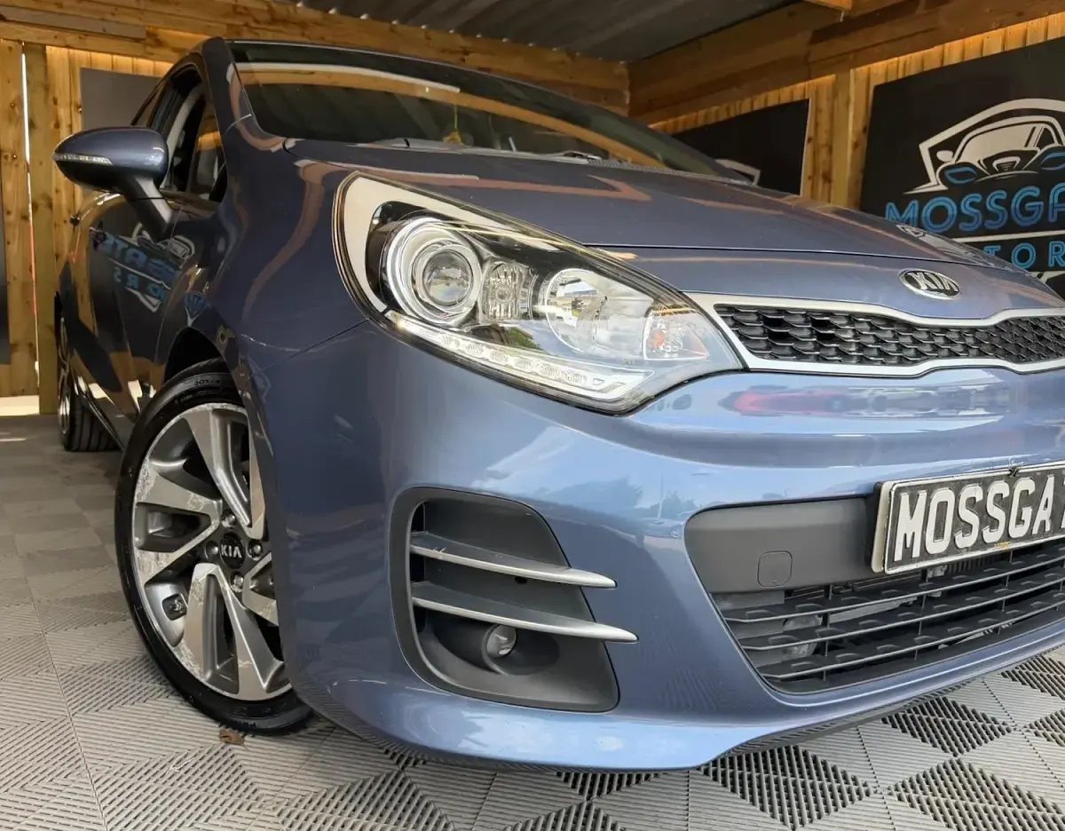 Used Kia Rio 90 HP (66 kW) 2015 Blue Hatchback