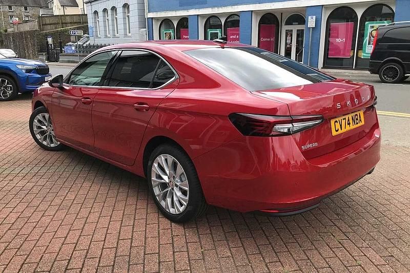 New Skoda Superb SE L 150 HP (110 kW) 2025 Carmine red metallic Hatchback