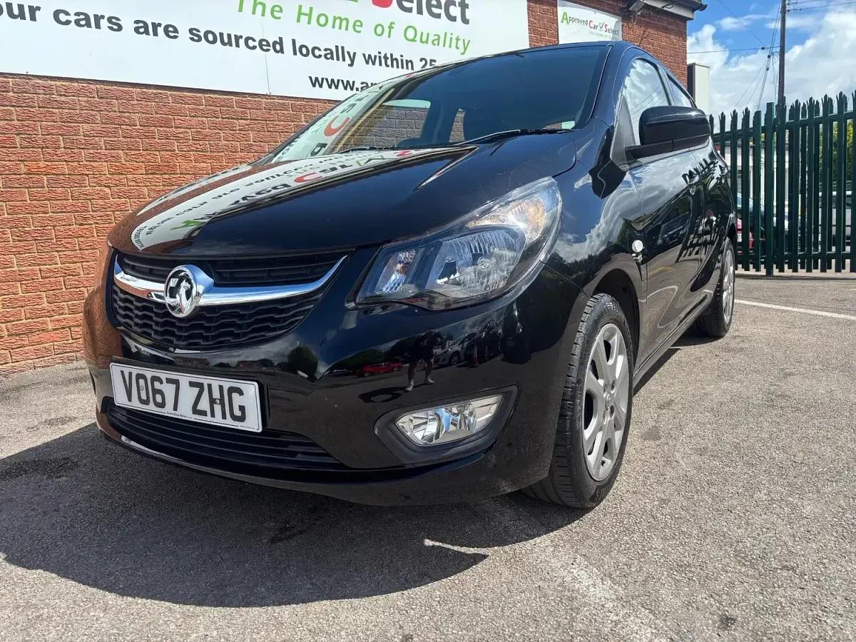Used Vauxhall Viva 75 HP (55 kW) 2017 Black Hatchback