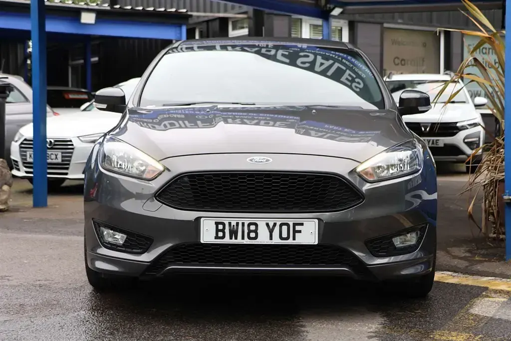Used Ford Focus ST-Line X 140 HP (102 kW) 2018 Grey Hatchback