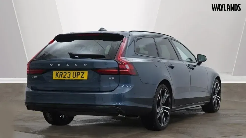 Used Volvo V90 Ultimate 247 HP (181 kW) 2023 Blue Estate
