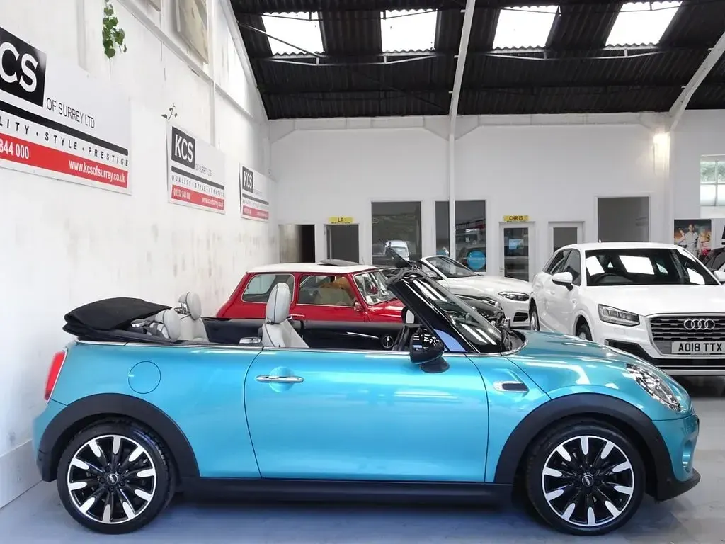 Used Mini Cooper Cabriolet Exclusive 136 HP (100 kW) 2018 Turquoise Cabriolet