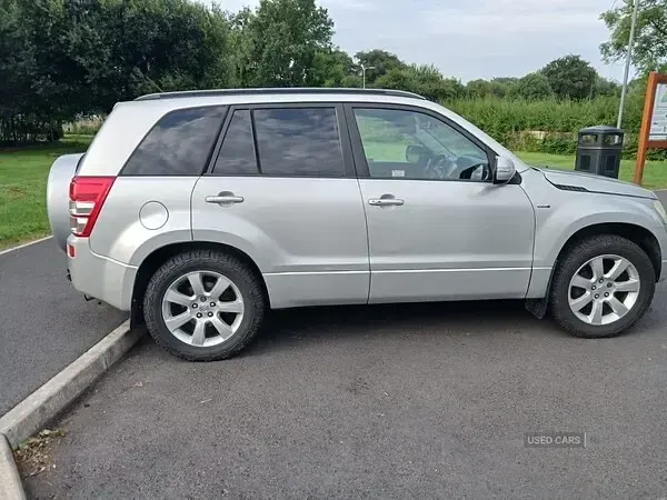 Used Suzuki Grand Vitara SZ5 127 HP (93 kW) 2010 Silver SUV