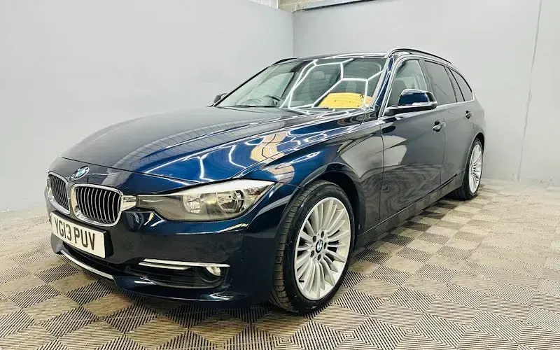 Used BMW 320 Luxury Line 184 HP (135 kW) 2013 Blue Estate