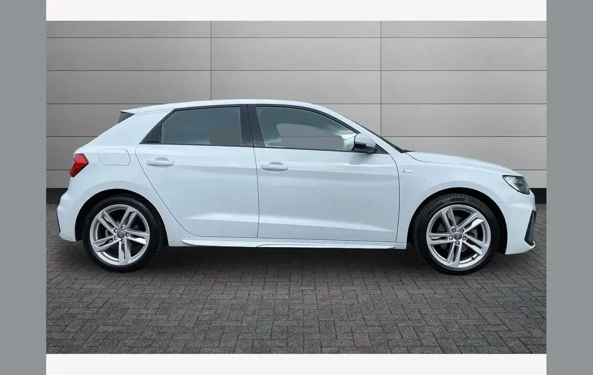 Used Audi A1 S-Line 113 HP (83 kW) 2019 White SUV