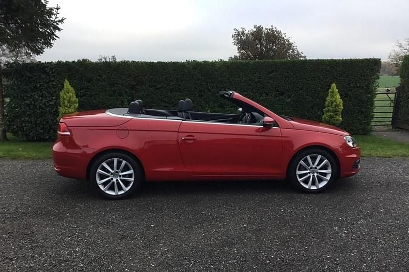 Red Used 2011 VW Eos SE Cabriolet | £2,995 (A bit pricey) - Image 1/1