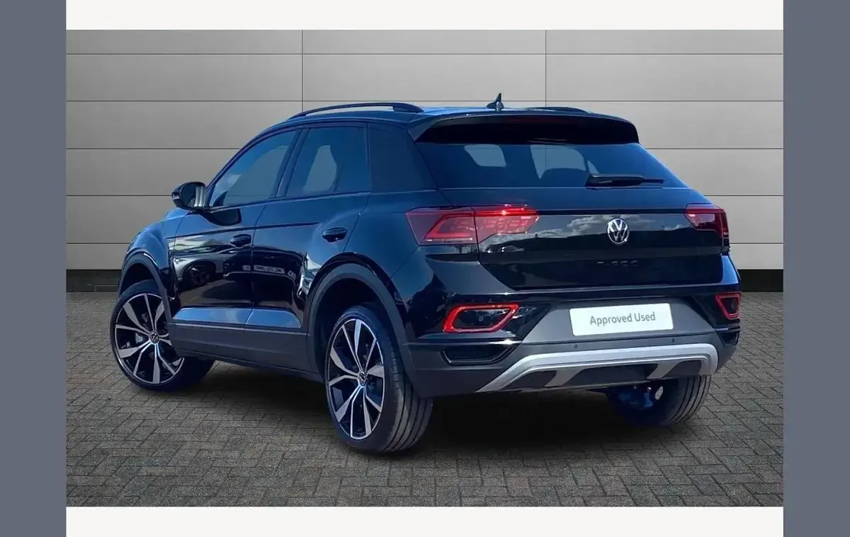 Ny VW T-Roc Design 150 HK (110 kW) 2026 Svart SUV