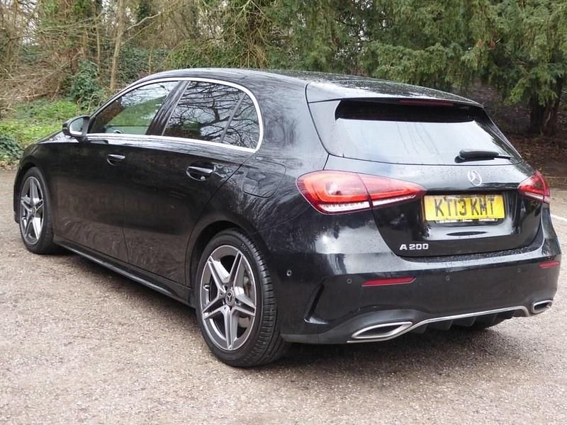 Begagnad Mercedes A200 Executive 2018 Svart Halvkombi