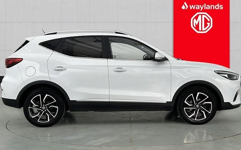 Used MG ZS Exclusive 106 HP (77 kW) 2023 Sedan