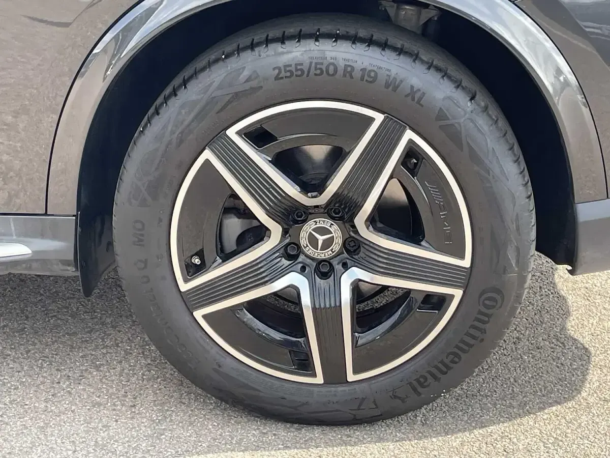 Used Mercedes GLC220 AMG line 197 HP (144 kW) 2025 Grey SUV