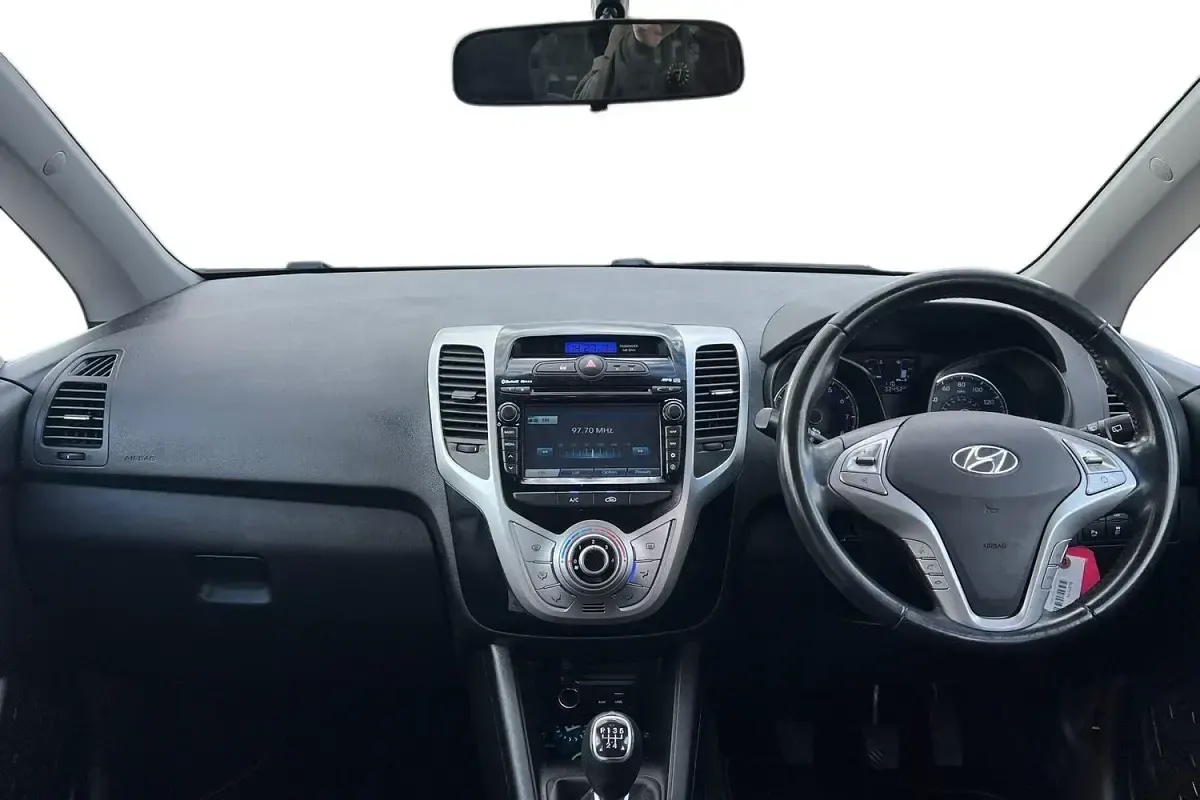 Begagnad Hyundai i20 SE 2018 Grå Halvkombi