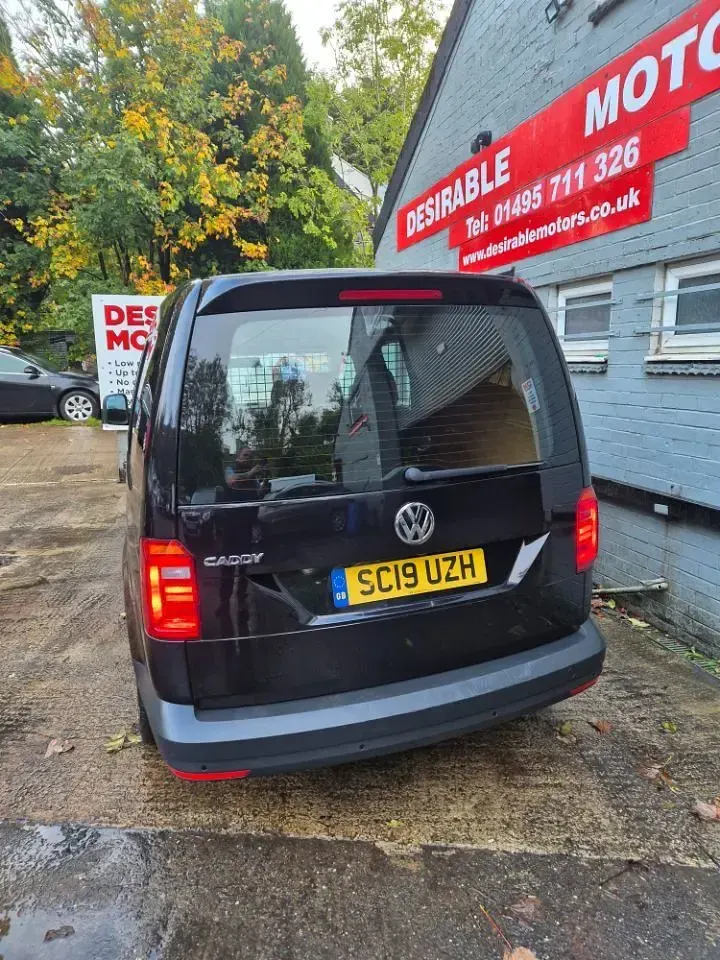 Used VW Caddy 102 HP (75 kW) 2019 Black MPV