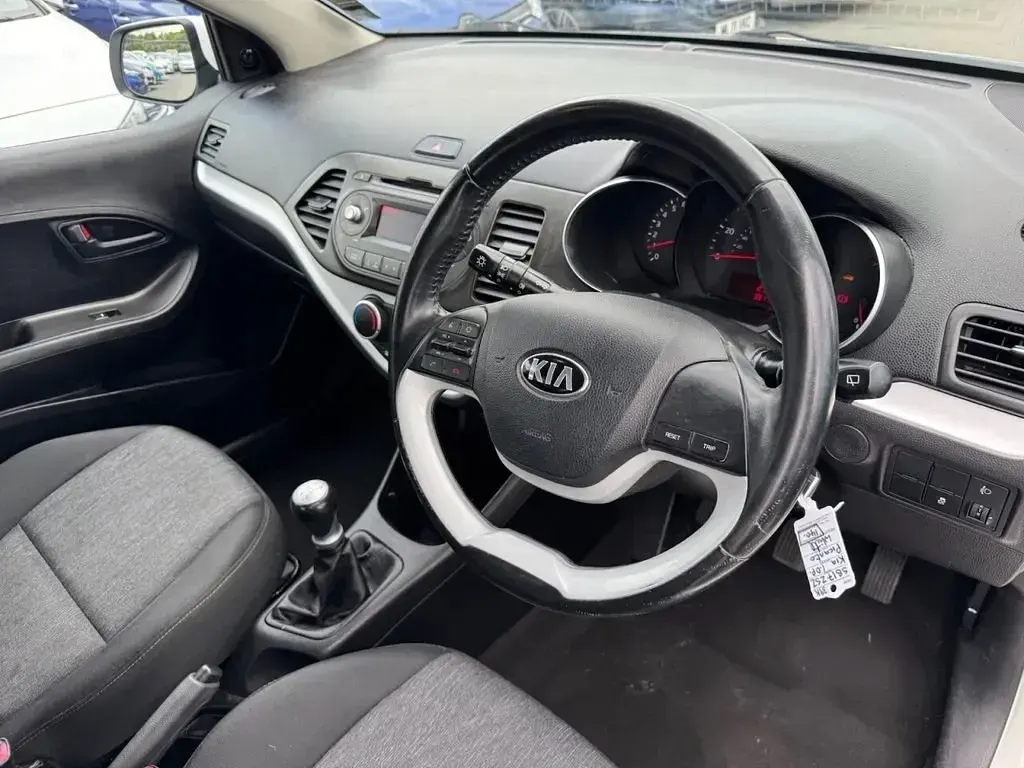 Second-hand Kia Picanto Air 2017 Alb Hatchback