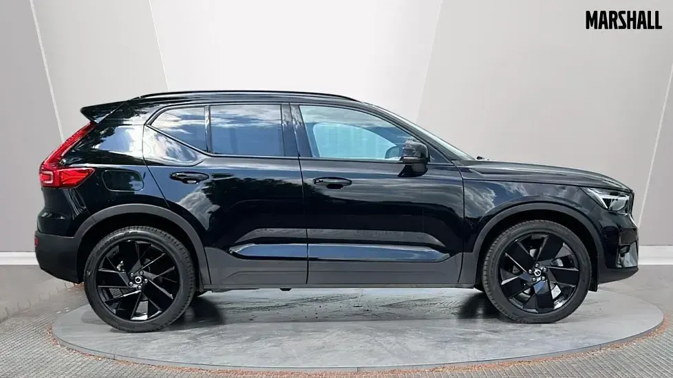 Used Volvo XC40 Plus 197 HP (144 kW) 2025 Metallic  onyx black SUV