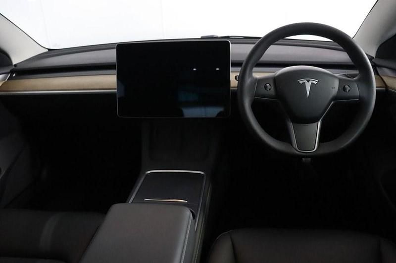 Used Tesla Model 3 Standard Range Plus 208 kW (283 HP) 2021 White Sedan