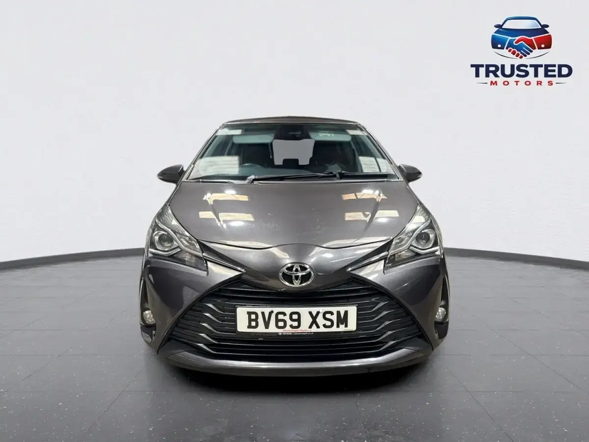 Used Toyota Yaris 107 HP (78 kW) 2019 Grey Hatchback