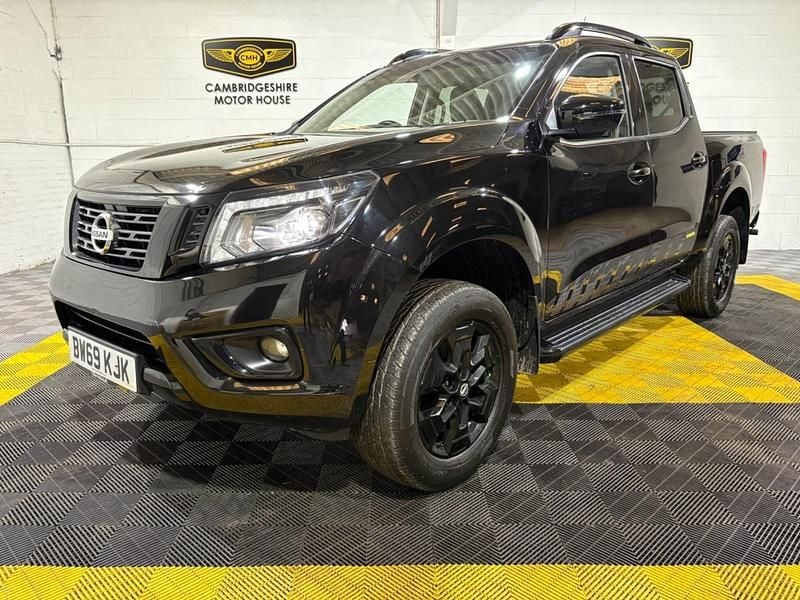 Used Nissan Navara N-Guard 190 HP (139 kW) 2019 Black Pickup