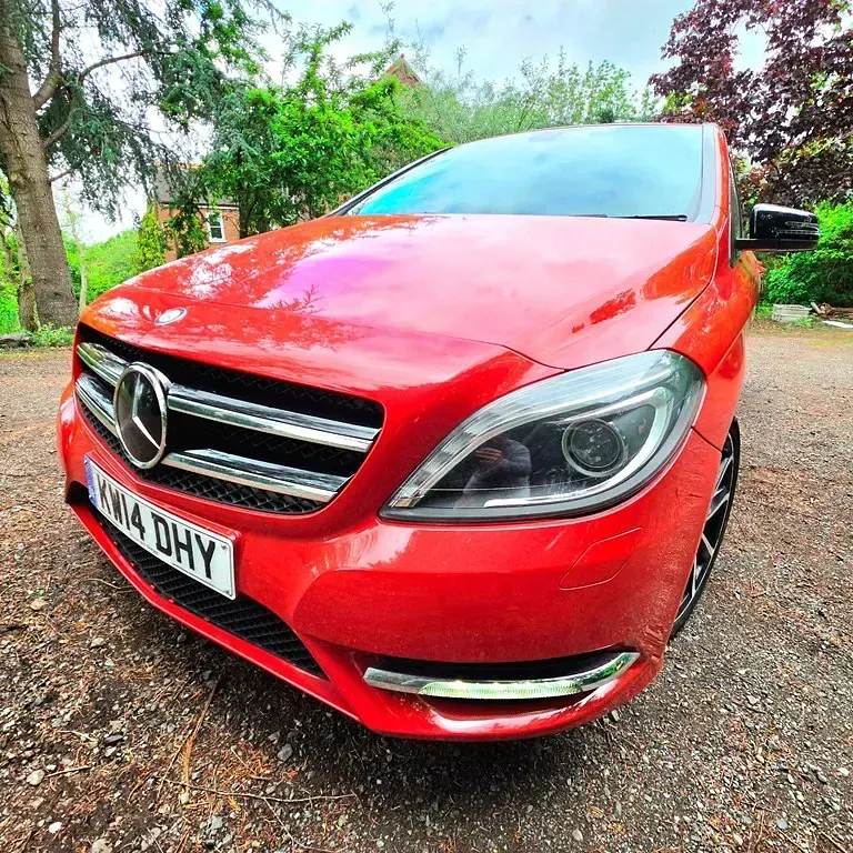 Used Mercedes B180 109 HP (80 kW) 2014 Red Hatchback