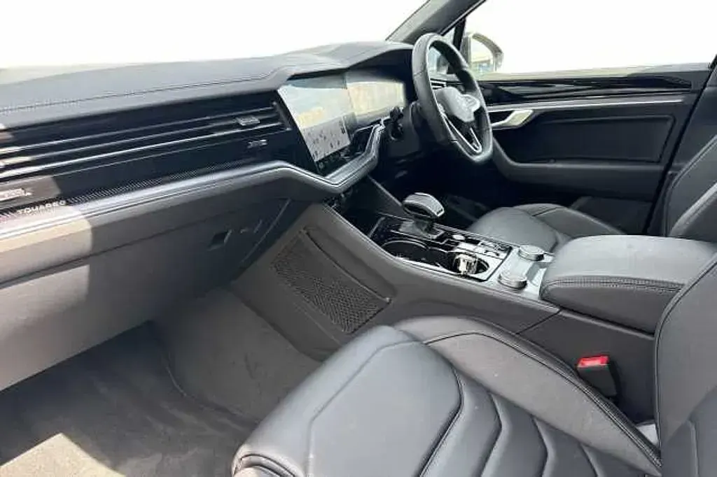 Usado VW Touareg Black Edition 286 HP (210 kW) 2025 Prateado SUV