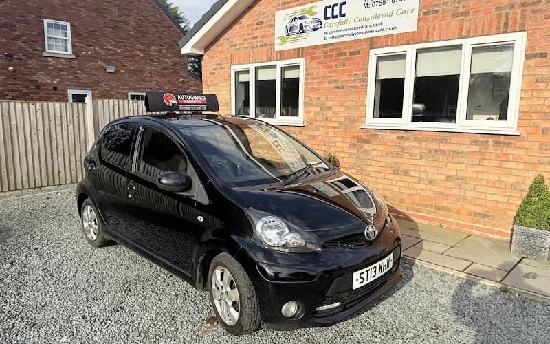 Usado Toyota Aygo 68 HP (50 kW) 2012 Citadino