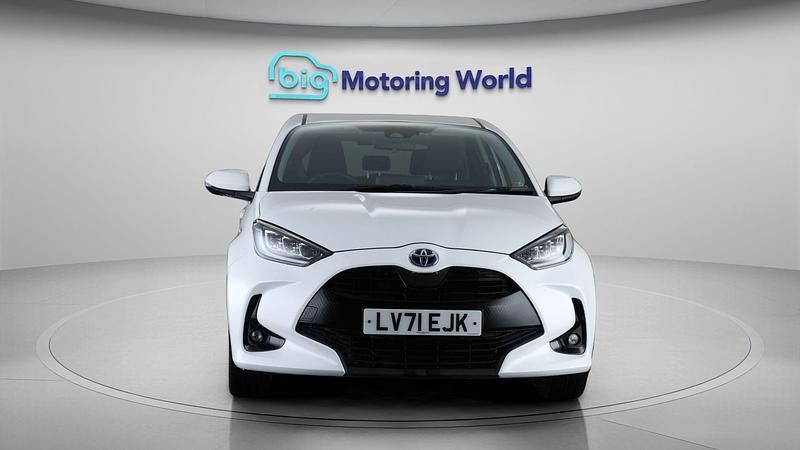 Used Toyota Yaris Hybrid Design 114 HP (83 kW) 2021