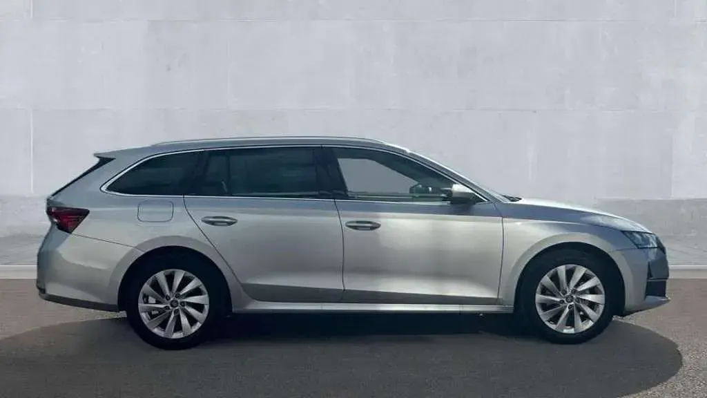 Used Skoda Octavia SE L 150 HP (110 kW) 2025 Brilliant silver metallic Estate