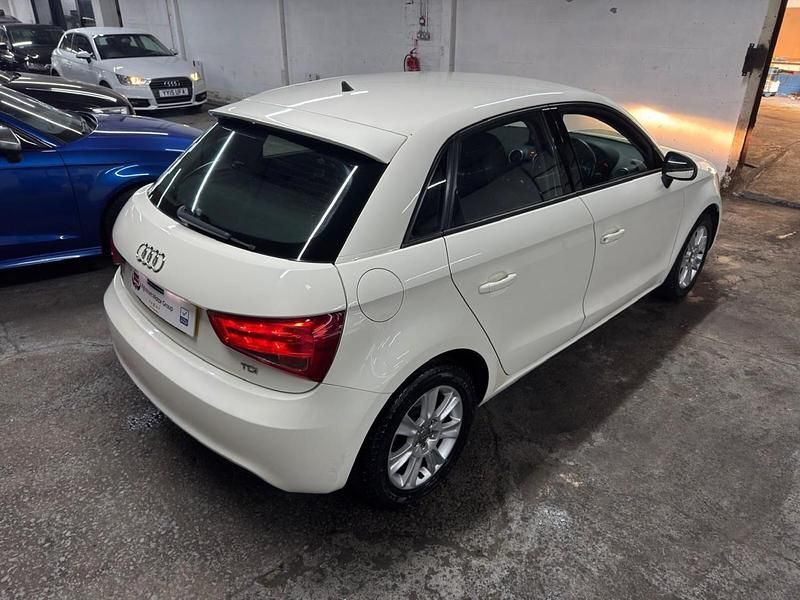 Used Audi A1 116 HP (85 kW) 2015 White Hatchback