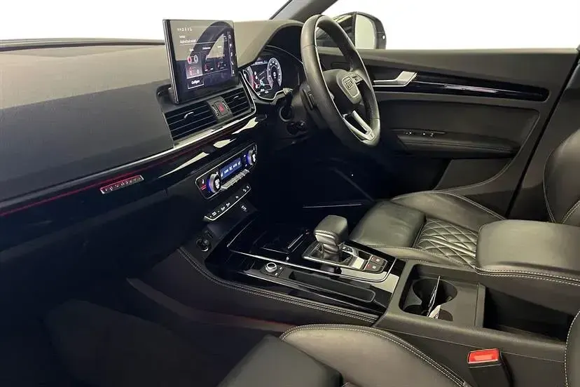 Used Audi Q5 Comfort 204 HP (150 kW) 2023 Silver SUV