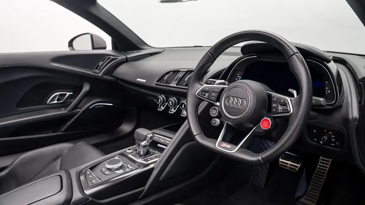 Used Audi R8 Spyder Performance 620 HP (456 kW) 2021 Black Cabriolet
