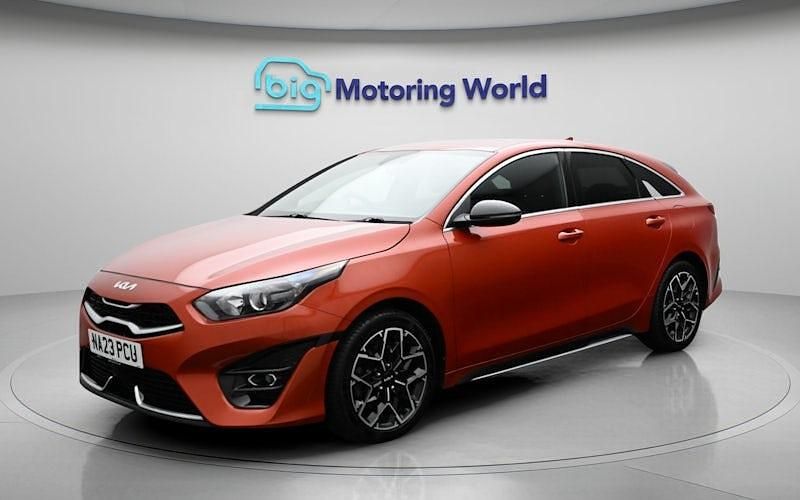 Used Kia ProCeed GT-Line 159 HP (116 kW) 2023 Orange Estate