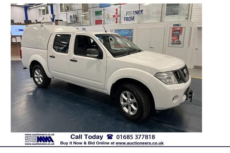 Used Nissan Navara Visia 145 HP (106 kW) 2014 White Pickup