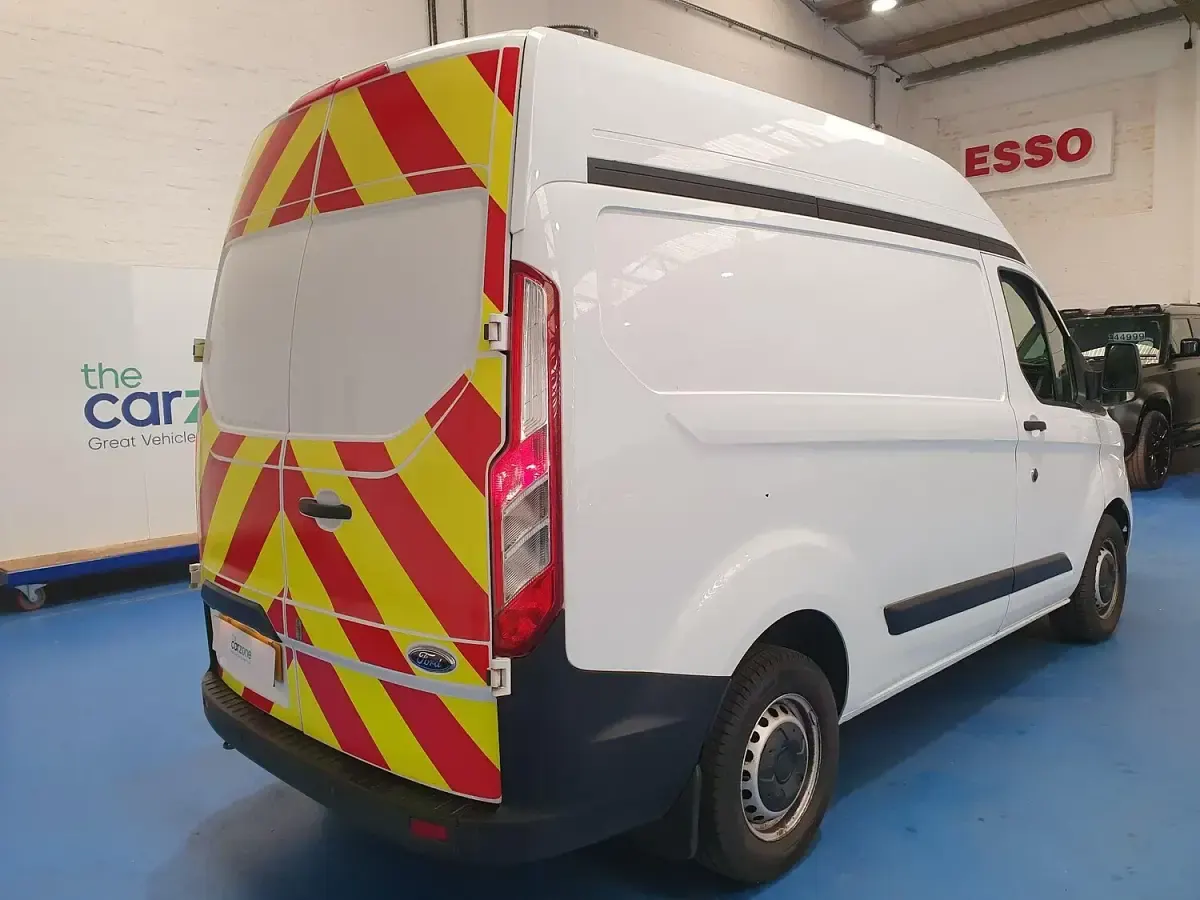 Used Ford Transit Custom 105 HP (77 kW) 2020 White Van