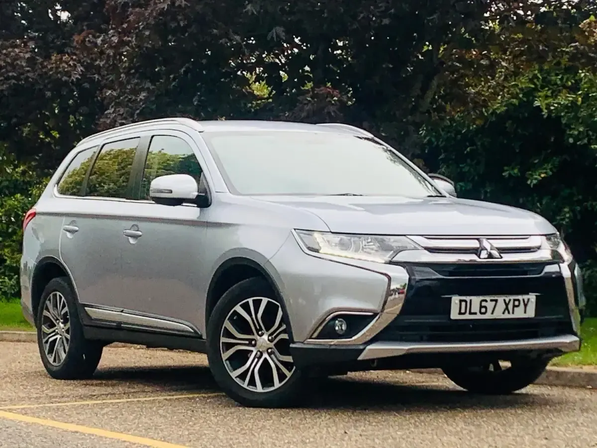 Used Mitsubishi Outlander 150 HP (110 kW) 2018 Silver SUV