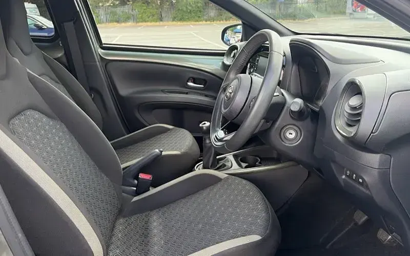 Used Toyota Aygo X 72 HP (52 kW) 2023 Green SUV