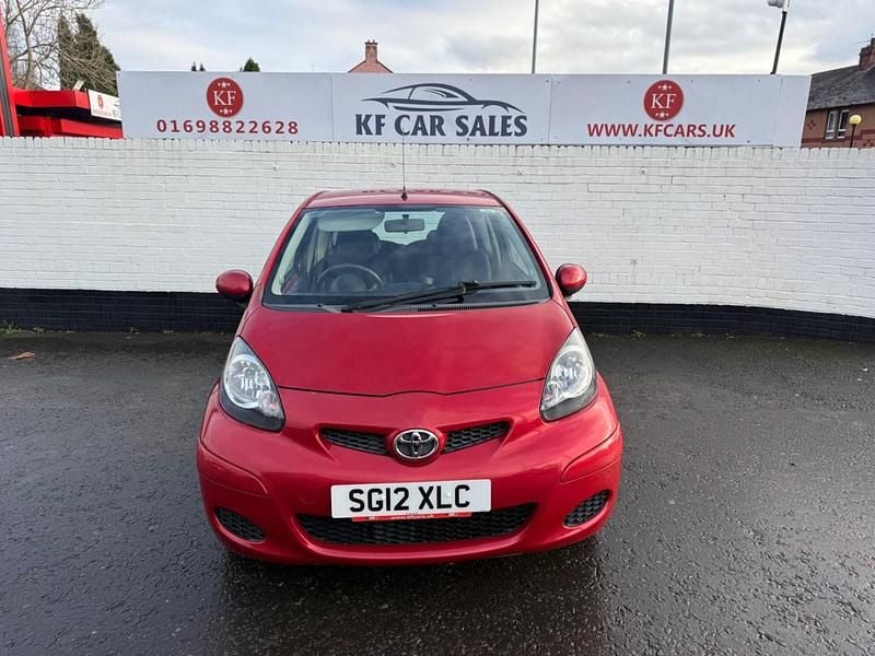 Used Toyota Aygo 68 HP (50 kW) 2012 Red Hatchback