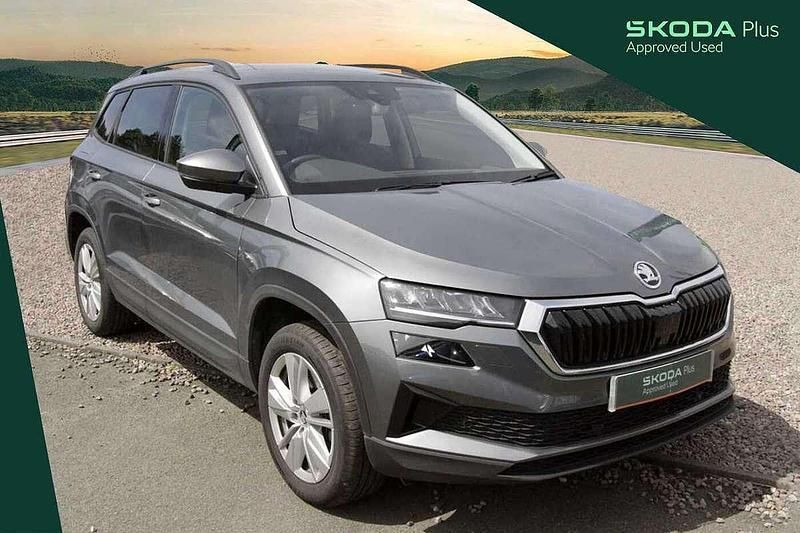 Graphite grey metallic Used 2025 Skoda Karoq SE SUV | £27,995 (A bit pricey) - Image 1/4