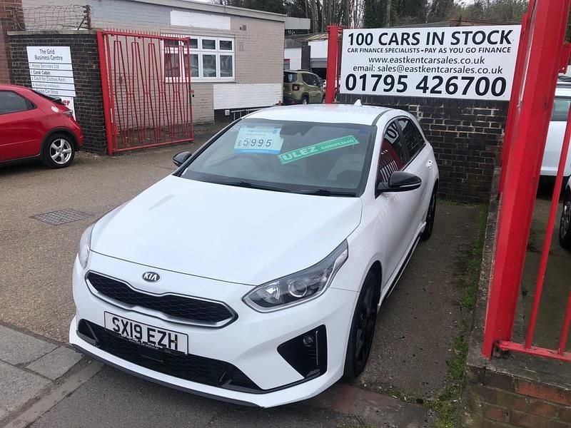 Used Kia Ceed GT-Line 138 HP (101 kW) 2019 White Hatchback