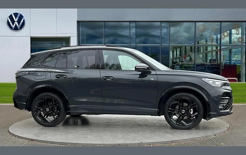 Used VW Tiguan R-line 147 HP (108 kW) 2025 Grey SUV