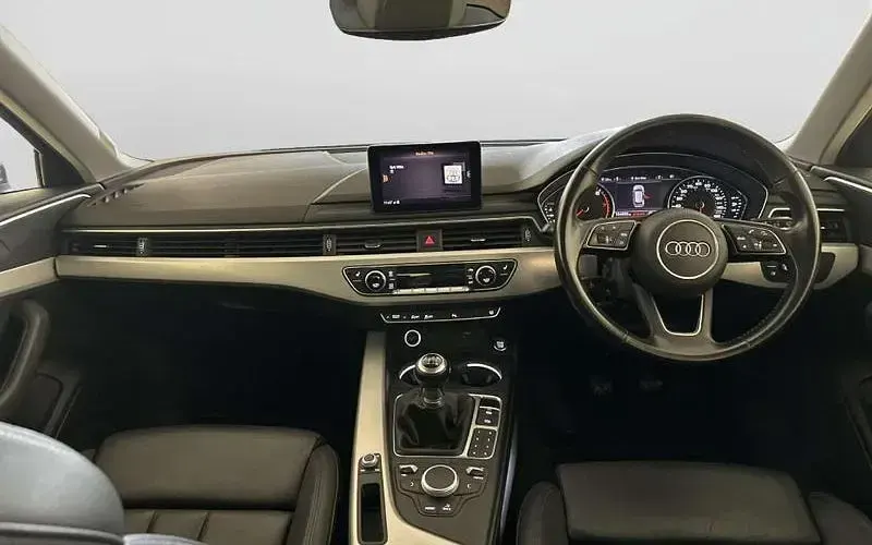 Używany Audi A4 Sport 150 KM (110 kW) 2019 Szary Kombi