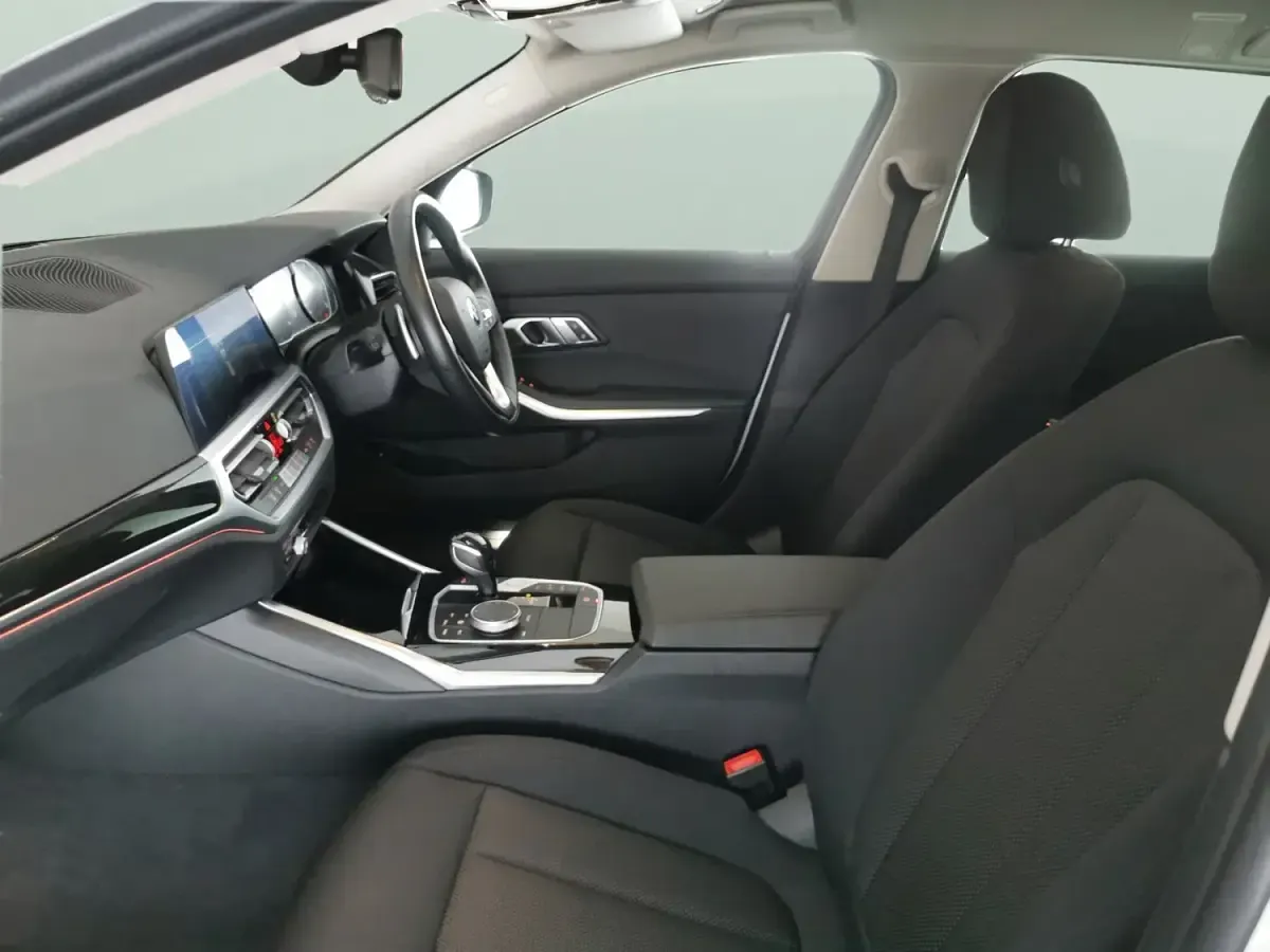 Usado BMW 320e Comfort Edition 190 CV (139 kW) 2021 Blanco Familiar