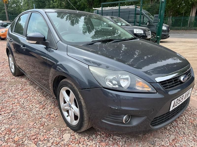 Grey Used 2009 Ford Focus Zetec Hatchback | £3,490 (Fair price) - Image 1/4