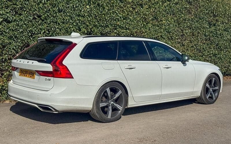 Used Volvo V90 R-Design 190 HP (139 kW) 2020 White Estate