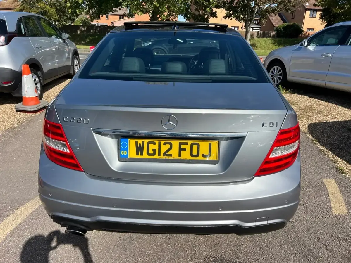 Usado Mercedes C220 2012 Prateado Sedan