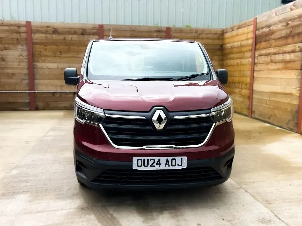 Used Renault Trafic 2024 Red MPV