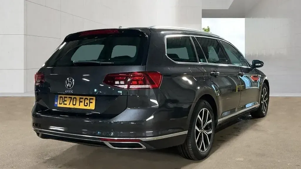 Used VW Passat GTE 218 HP (160 kW) 2020 Grey Estate