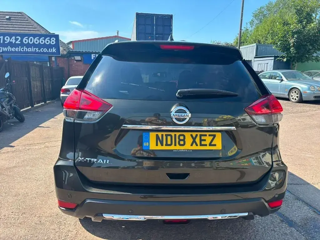 Used Nissan X-Trail N-Connecta 130 HP (95 kW) 2018 Green SUV
