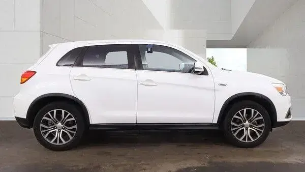 Used Mitsubishi ASX 117 HP (86 kW) 2019 White SUV